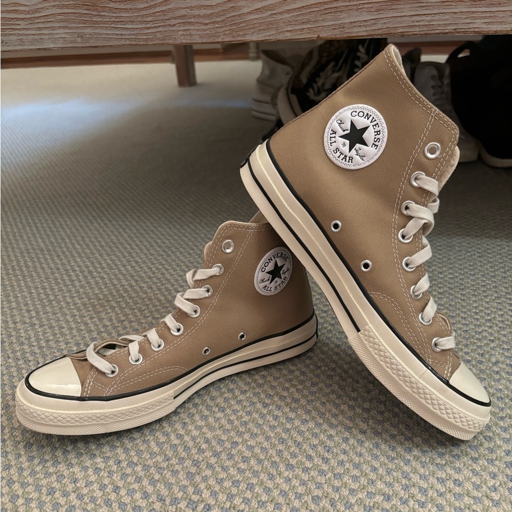 Tan Converse all star